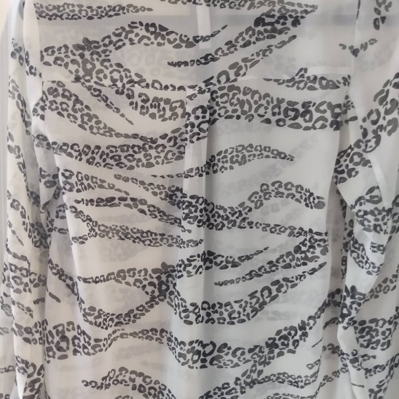 Blouse long sleeve, cream and leopard print, sheer. size Small - Picture 3 of 4